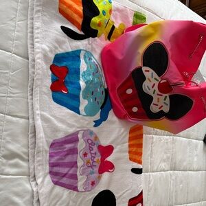 NWT Disney Pink and Black Minnie Mouse Cupcake backpack and matching towel ❤️💛💙